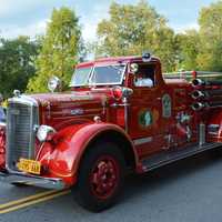 <p>A vintage Croton Falls firetruck in the South Salem parade.</p>