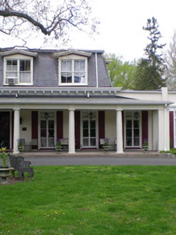 Scarsdale Woman's Club Stages 'Tales Well Told: Women Breaking Loose'