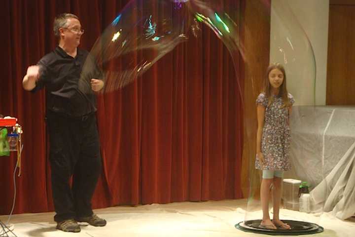 Fun Bubbles Over As New Canaan Library Celebrates Summer Reading