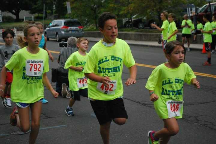 Record Field Runs In New Canaan Race For Autism