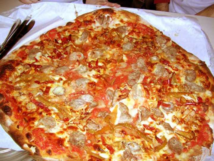 Frank Pepe&#x27;s pizza ranks as the best in nation. 