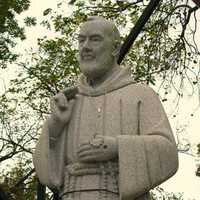 <p>A statue of St. Pio of Pietrelcina in Washington, N.J. The Tuckahoe-Eastchester Columbus Day festival will honor the saint in the 11th year since his canonization.</p>