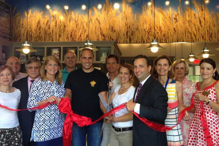 Darien Chamber Welcomes SoNo Baking Company