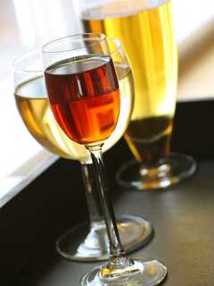 Julia B. Fee Sotheby's Co-Hosts 'A Taste Of Rye' Fundraiser