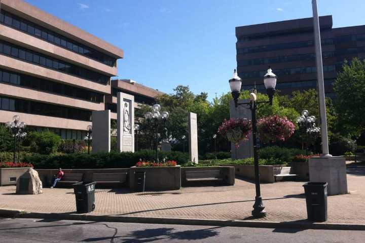 Man Dies After Jumping From Parking Structure At Stamford Town Center