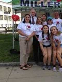Jewish Family Services Of Greenwich Helps Senior Shoppers