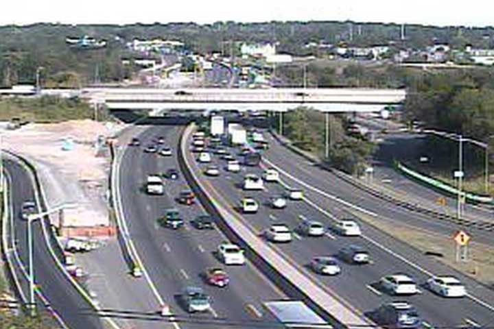 Accident On I-95 Near Border Of Stamford, Darien Stalls Friday Traffic