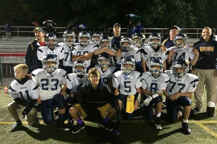 Weston 7th Grade Football Team Holds Off New Canaan