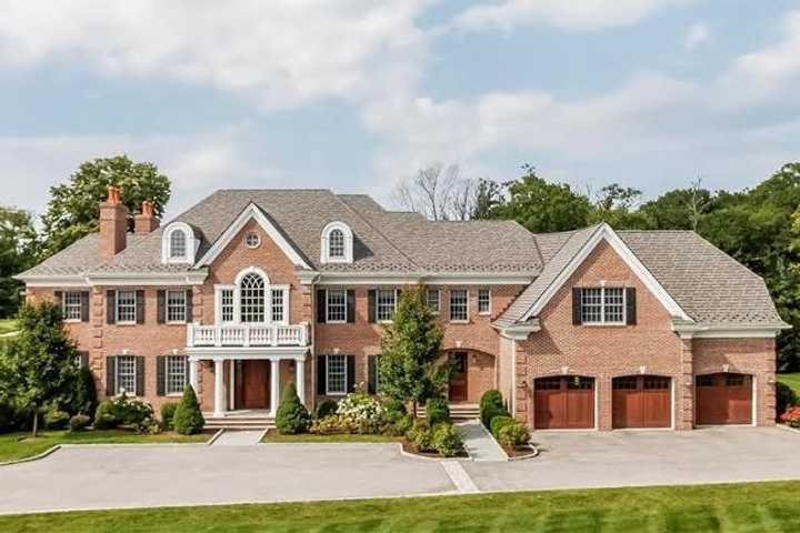 Julia B. Fee Sotheby's Realty Offers Estate At Mamaroneck's Winged Foot