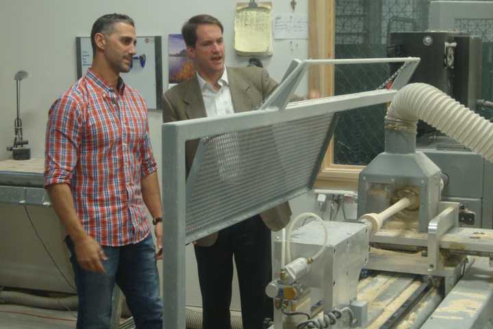 Norwalk Bat Maker Brings His Business To The Big Leagues