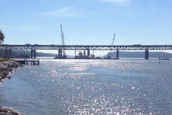 Stray Kayak Spurs Concern Amid New Bridge Construction