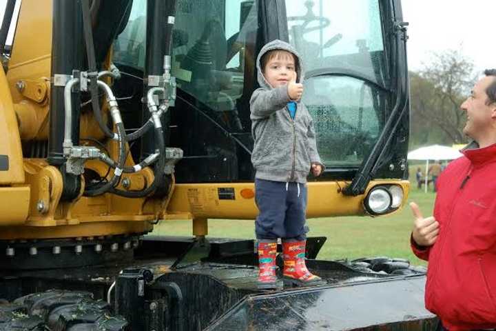 Rain Doesn't Dampen Enthusiasm For KIDZFEST In Norwalk