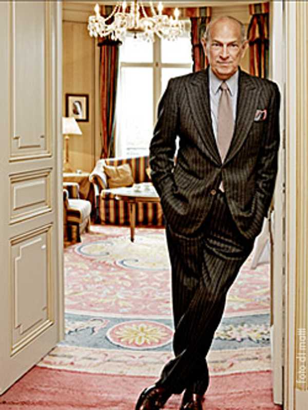 Bedford Resident Oscar de la Renta Names Successor
