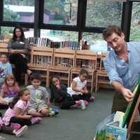 <p>Author Tad Hills visited the Pocantico Hills School library to share stories and paint illustrations. </p>