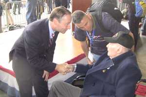 75 World War II Heroes Take Honor Flight From White Plains To Washington