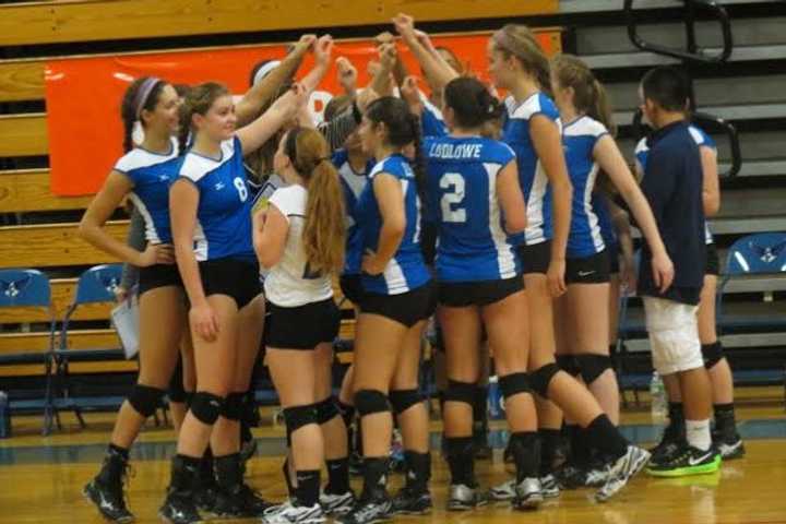 Fairfield Ludlowe, Warde Support Breast Cancer Fight With Volleyball Match