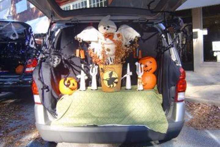 Stamford Church Hosts Halloween Fundraiser For Wilderness School