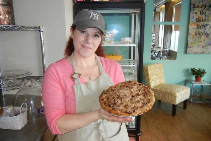 An Apple A Day (And Other Fall Flavors) At Leisha's Bakeria In Bridgeport