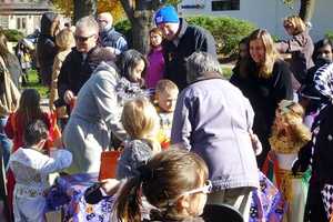 Wilton Center Hosts Weekend Pumpkin Parade, Trick-Or-Treating