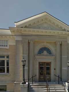 SoNo Branch Library Holding Workshop On Making Edible Gingerbread Houses 