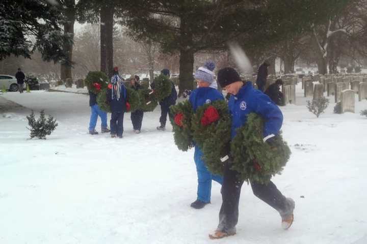 Darien Called To Support Wreath Project For Veterans Cemetery Saturday
