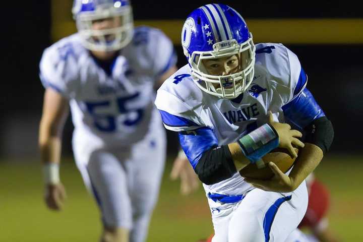 Darien Ranks No. 3 In MaxPreps' Football Rankings