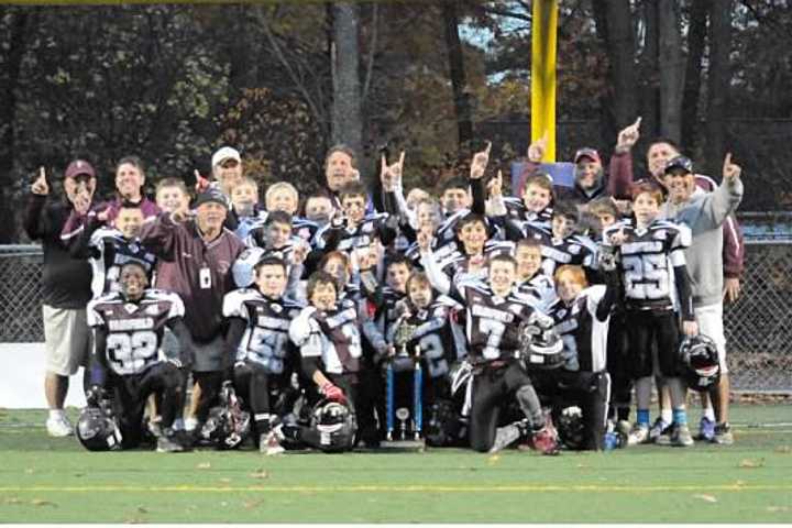 Fairfield Giants Pee Wees Win League Football Title