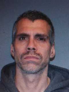 Norwalk Man Faces Phone Theft Charges at Stew Leonard's