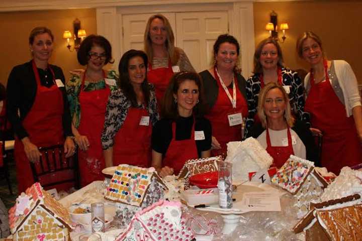Stamford's The Center Hosts Gingerbread House Fundraiser