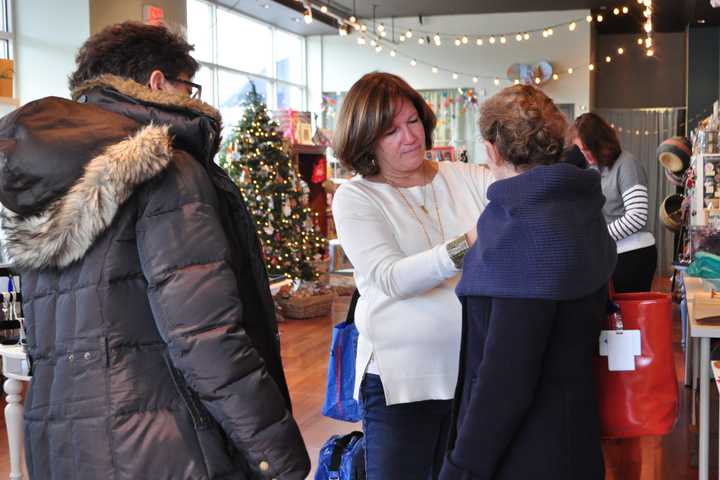 Fairfield County Shopkeepers Woo Savvy Shoppers On Small Business Saturday