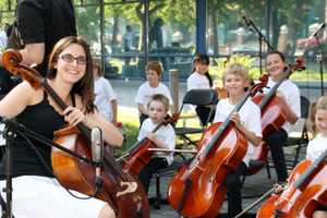 Maritime Aquarium In Norwalk Hosts Live Holiday Music