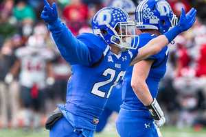 Darien, New Canaan Football Teams Earn State Playoff Berths