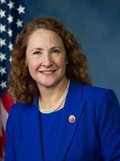 Rep. Esty Meeting With Constituents In Danbury