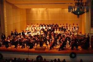 Norwalk Community Chorale Hosts Holiday Concert 