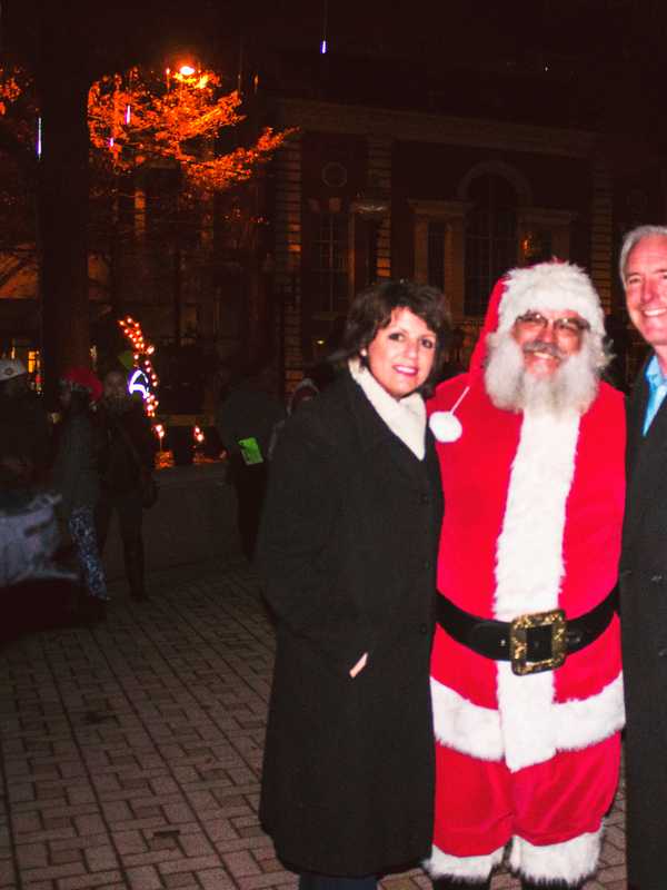 Bridgeport Lights Up With Holiday Spirit 
