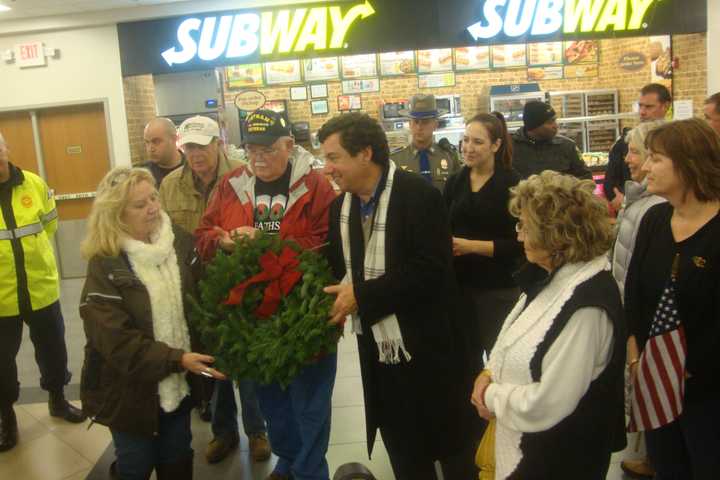 Wreaths Across America Receives Warm Welcome At Connecticut Rest Stop