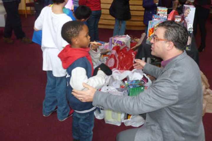NBCUniversal Stamford Makes Christmas Wishes Come True At Boys & Girls Club