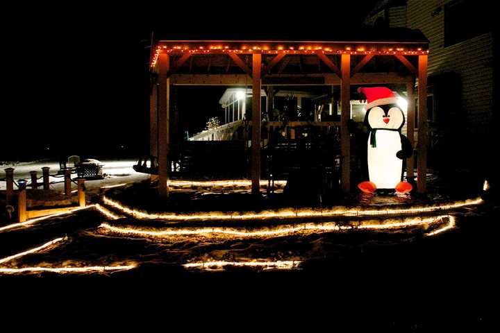 We Want To See Your Holiday House Photos, Putnam