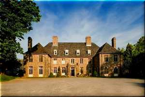Rye's Wainwright House Plans Yoga, Magdalene Mysteries For New Year