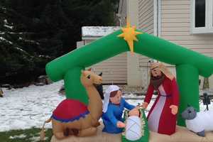 Somers Continues To Shine Bright With Holiday House Decorations