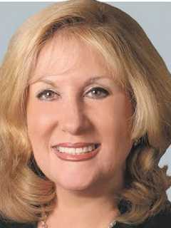 Susan Glasgall, 65, Houlihan Lawrence Realtor In Rye
