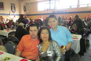 Volunteers Help Less Fortunate At  Christmas Dinner In Katonah