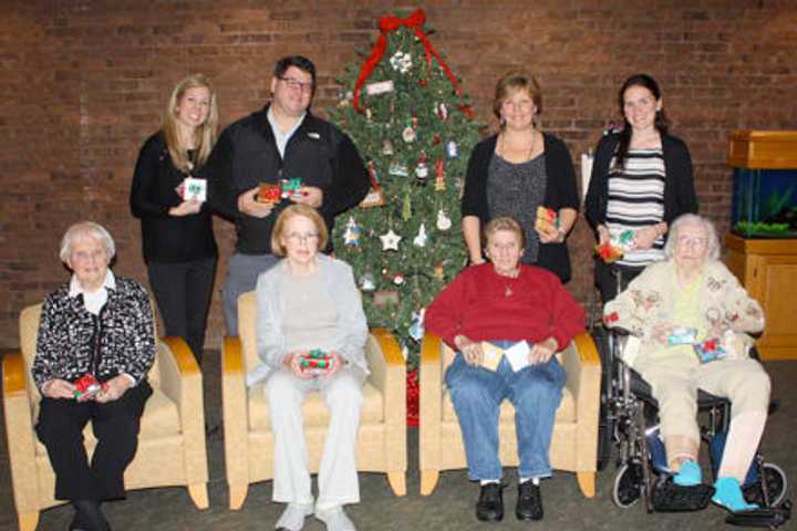 Pennyweights Of New Canaan Donates Jewelry Gifts To Waveny LifeCare
