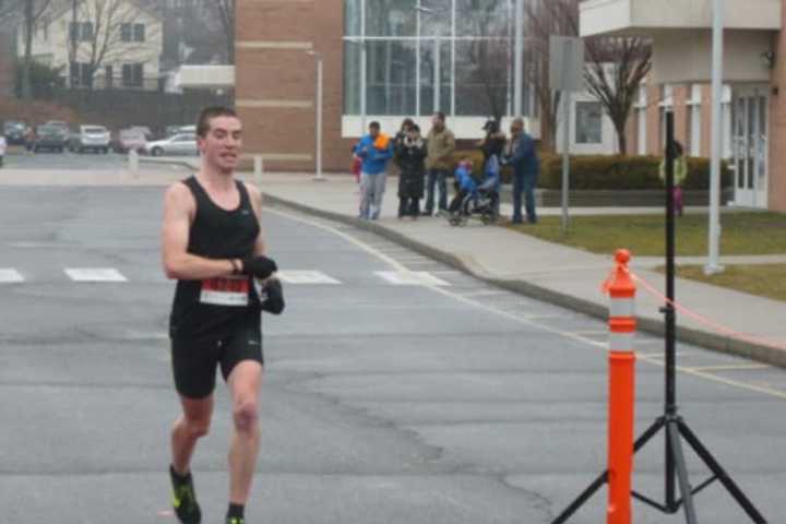 Warm Temps Aid Fairfield County Runners As Boston Buildup Series Steps Off