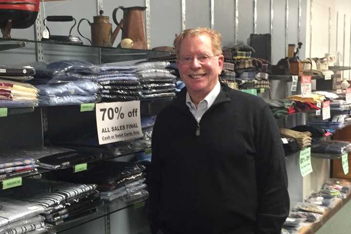 Darien's Edward Tunick Serves Up Wine And Cheese For Last Day