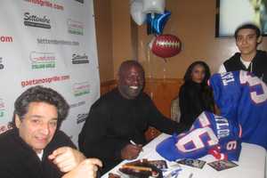 Giants Fans Line Up To Meet Lawrence Taylor In Croton
