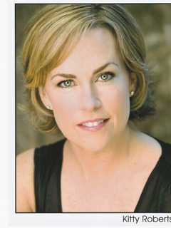 Darien Arts Center Welcomes Actress/Teacher Robertson