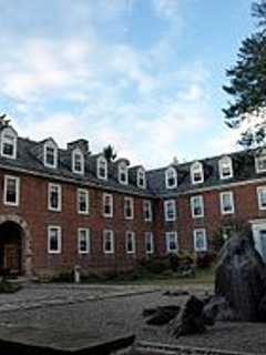 New Canaan Residents Spend Spring Semester Studying Aborad