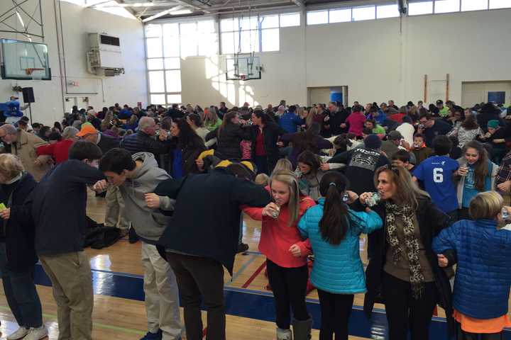 Darien Officially Breaks World Record For Longest Arm-Linked Toast