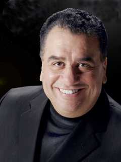 Hypnotist Dan LaRosa Visits Danbury's Palace Theatre